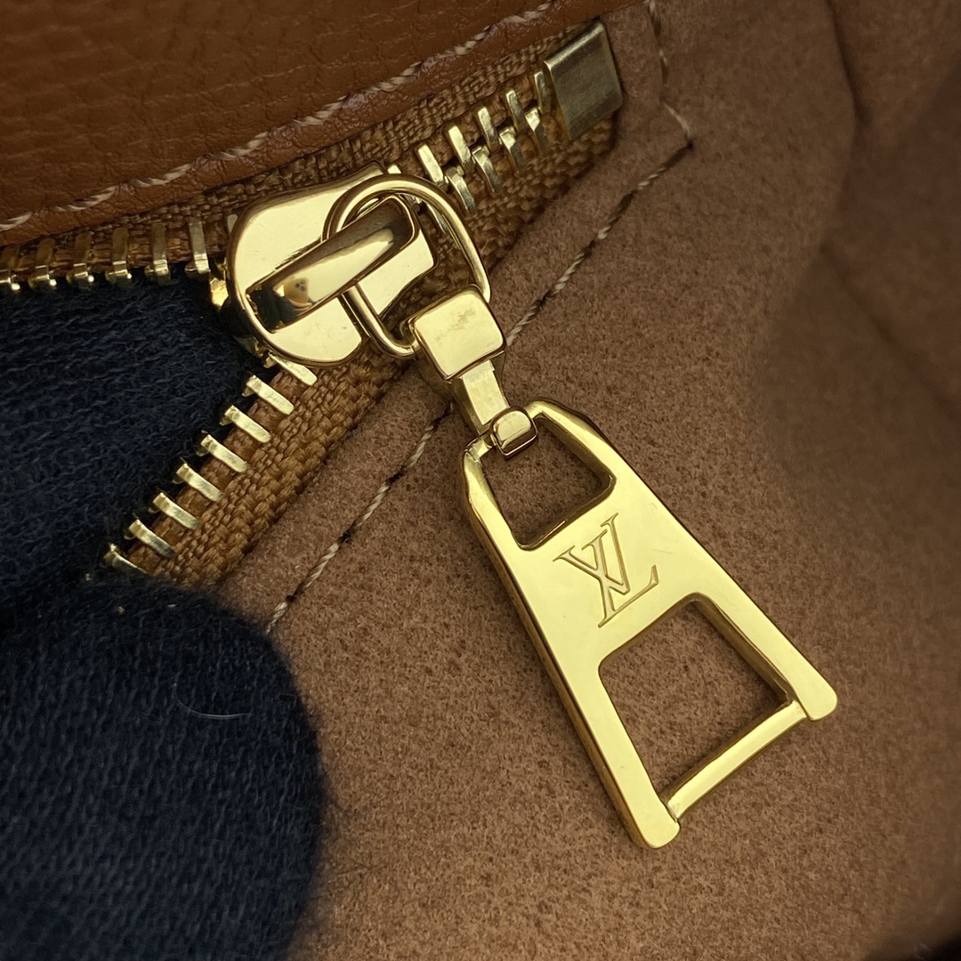 Louis Vuitton ON MY SIDE PM Tote Bag M58918 Caramel